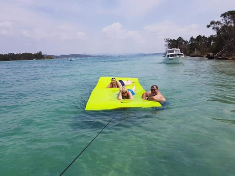 FLOATING WATER MAT AND WATERPROOF STORAGE BAG