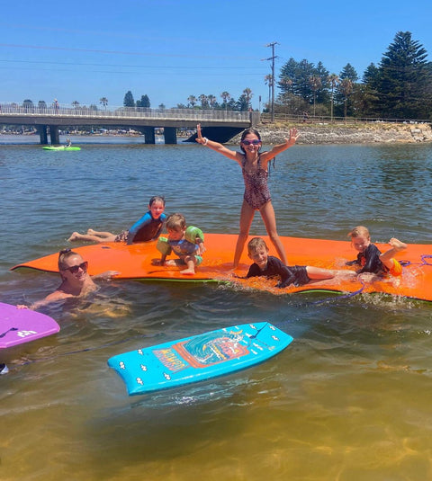 FLOATING WATER MAT